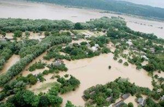 VIDEO: Ucraina isi revarsa apele peste Moldova