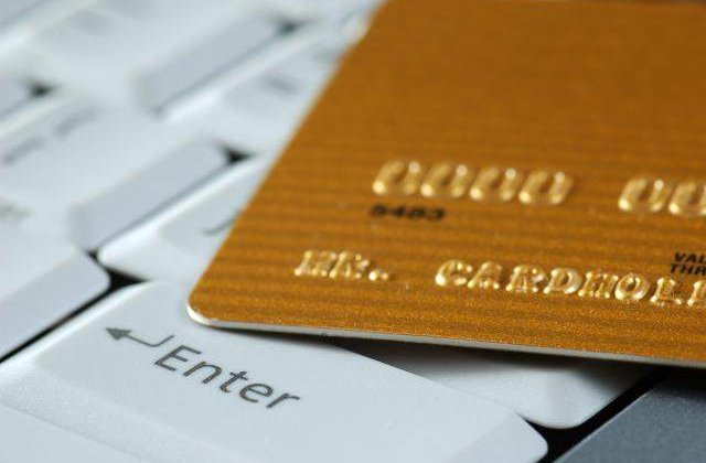 Taierea salariilor din BNR incalca independenta bancii