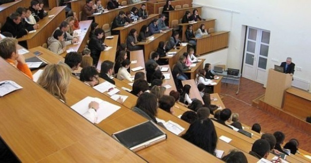 Studentii s-ar putea sa aiba zi libera pentru a putea vota