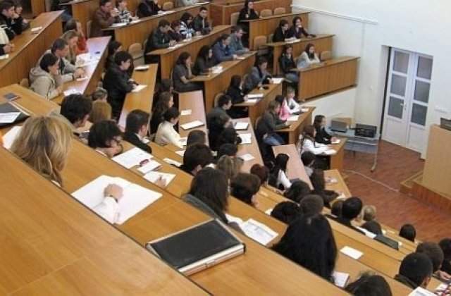 Studentii s-ar putea sa aiba zi libera pentru a putea vota