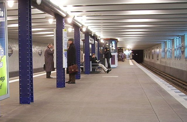 Alerta terorista in Germania. O statie de metrou din Berlin a fost evacuata