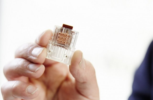 Britanicii au creat un stick USB care face teste HIV pe loc