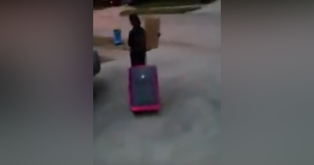 O mama si-a dat fiul afara din casa pentru ca a votat cu Trump