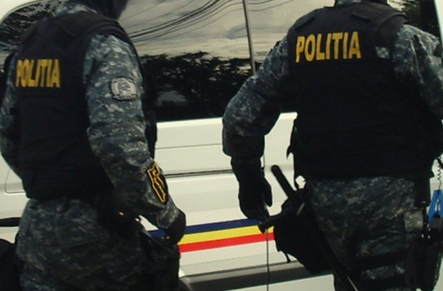 Sotul sefei AEP, prins in timp ce incerca sa fuga cu mai multe acte oficiale