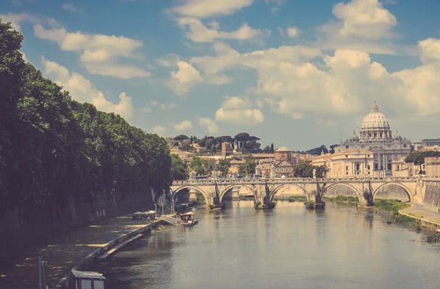 Vacante ieftine cu reduceri mari de Black Friday