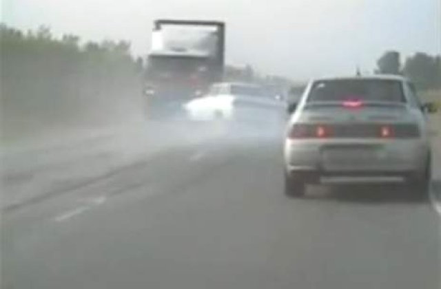 VIDEO: Cum sa NU faci o depasire!