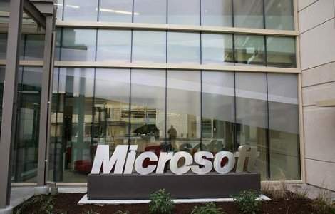 Microsoft lanseaza un mouse pliabil