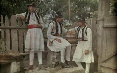 Partea I. Culorile unei...