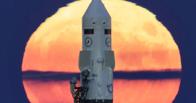  Top  Cele mai tari 15 fotografii cu Super Luna vizibila o data la 70 de ani