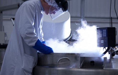 O adolescenta de 14 ani, bolnava de cancer, a fost criogenata