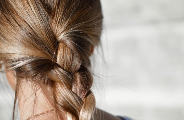 Renunta la aceste obiceiuri! 7 moduri in care iti distrugi parul fara sa iti dai seama