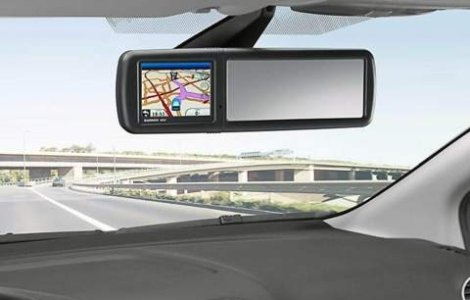 Sistem de navigatie in oglinda retrovizoare