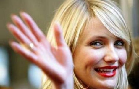 Cameron Diaz se aseaza la casa ei