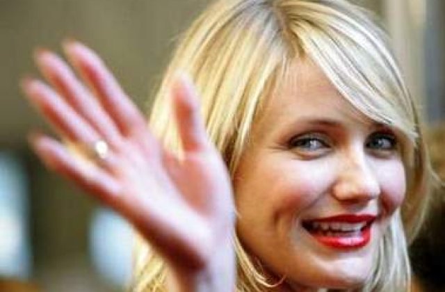 Cameron Diaz se aseaza la casa ei