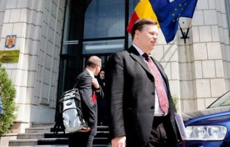 Franks: Remanierea nu va aduce schimbari majore ale politicilor de finantare