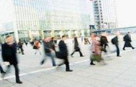 Restructurarea sectorului public si adoptarea de reforme trebuie sa continue