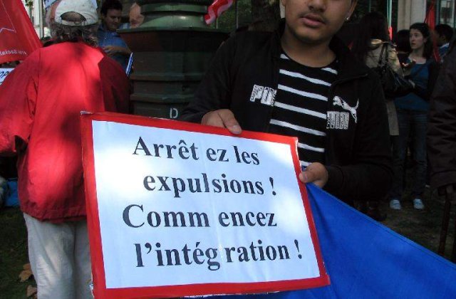 Franta: Manifestatii de amploare impotriva politicii privind romii