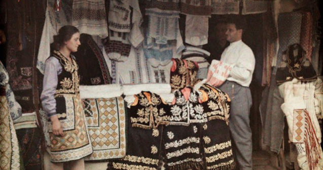  Top  Partea a II-a. Culorile unei Romanii cenusii: anii `30 in imagini