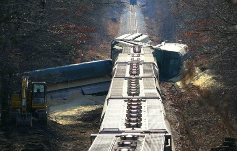  Video   Foto  Accident feroviar GRAV in India, soldat cu sute de morti si raniti