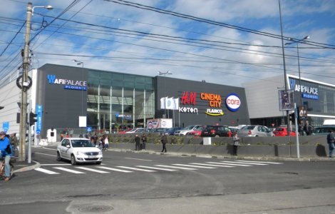 Un barbat a fost gasit mort in toaleta unui mall din Ploiesti