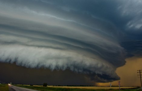  Video  Puterea naturii: Tornadele care matura totul din calea lor