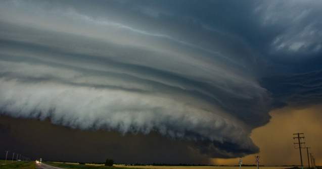  Video  Puterea naturii: Tornadele care matura totul din calea lor