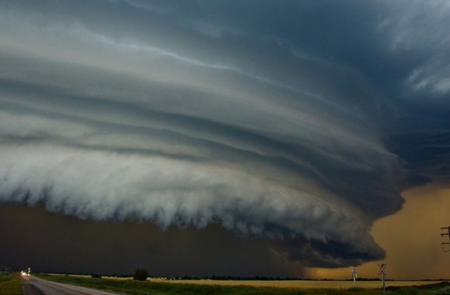 [VIDEO] Puterea naturii: Tornadele care matura totul din calea lor