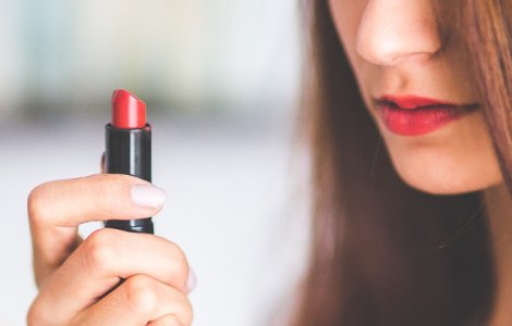  Top  10 substante toxice din produsele cosmetice