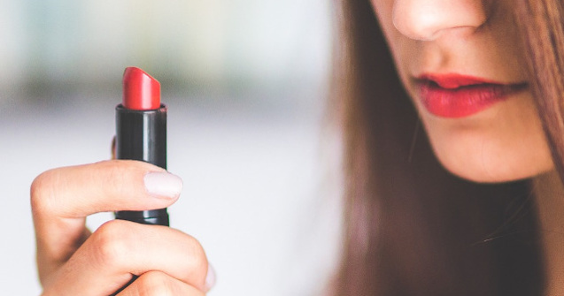  Top  10 substante toxice din produsele cosmetice