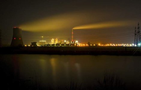 Germania isi pastreaza centralele nucleare