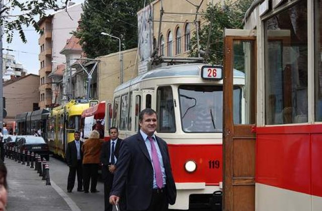 RATB reinfiinteaza patru linii de tramvai