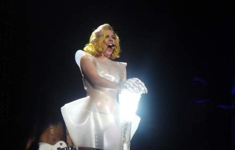 Cele mai urate tinute purtate de vedete