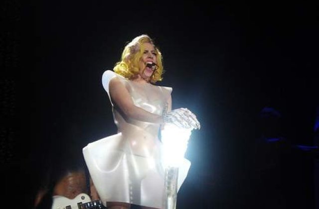 Cele mai urate tinute purtate de vedete