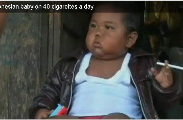 [VIDEO] Copilul de 2 ani, dependent de tigari, s-a lasat de fumat