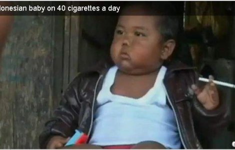  Video  Copilul de 2 ani, dependent de tigari, s-a lasat de fumat