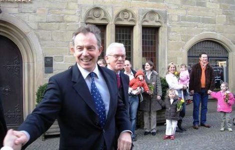 Tony Blair si-a anulat lansarea cartii la Londra