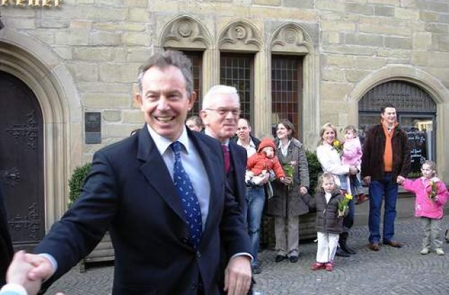 Tony Blair si-a anulat lansarea cartii la Londra