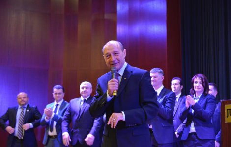 Alegeri parlamentare 2016. Basescu: Legea educatiei - schimonosita