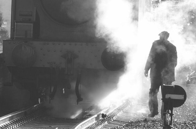 [Foto] Accident feroviar GRAV in Iran, dupa ce doua trenuri s-au ciocnit. Zeci de morti si de raniti