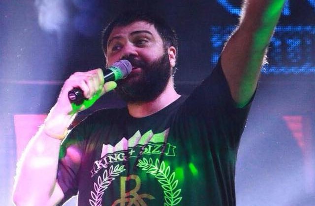 [VIDEO] Grasu XXL a lovit un tanar, in timpul unui concert de Balul Bobocilor. Artistul si-a recunoscut fapta