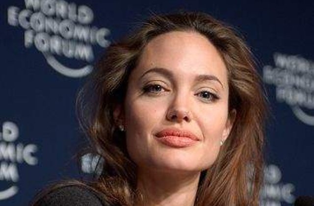 Angelina Jolie nu are prieteni