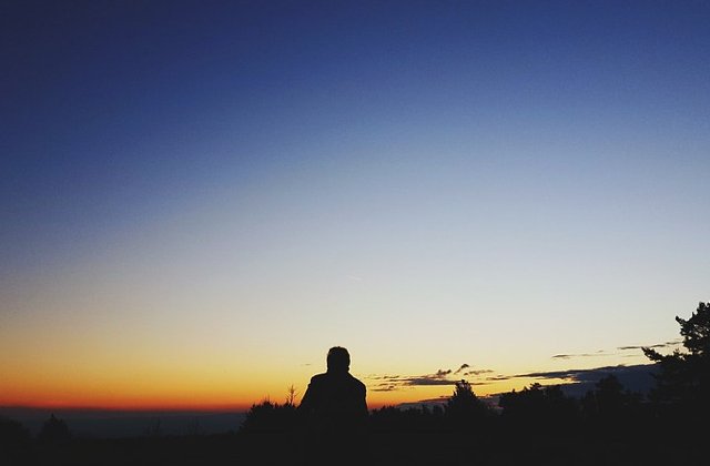 [Video] O creatura ciudata si-a facut aparitia pe cer, in Virginia! Imaginile par desprinse dintr-un film de groaza