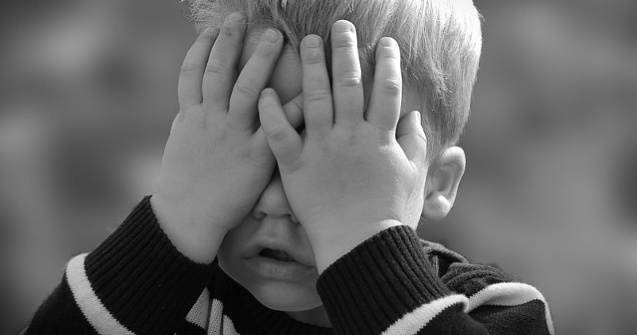 Vedete si oameni obisnuiti au ales sa tina post sa ajute copiii saraci