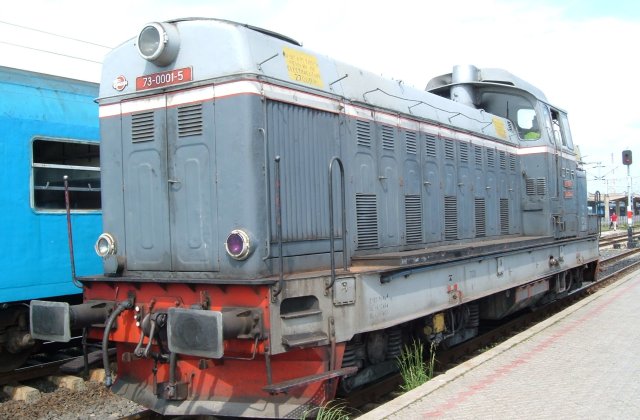 Un tren in care se aflau sase persoane a luat foc in mers, in zona statiunii Neptun