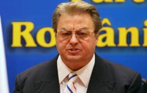 C.V. Tudor: Daca partidul-televizor PC vrea sa fuzioneze prin absorbtie cu cineva, sa o faca cu DNA