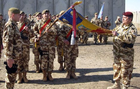 Militarii scapa de "taierile salariale" in 2011