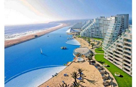 Cea mai mare piscina din lume