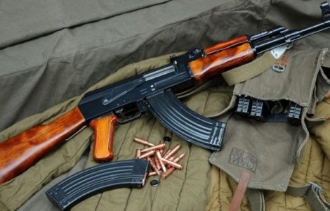 SUA: Un traficant de arme roman condamnat la zece ani de inchisoare