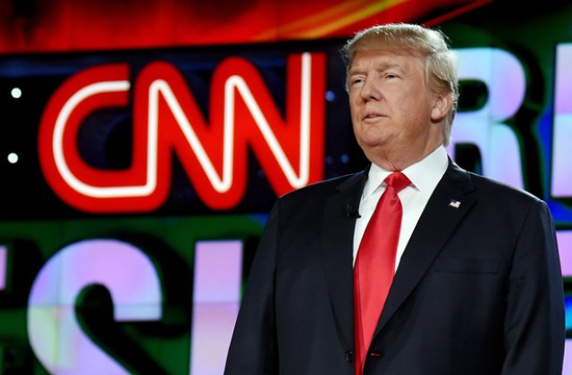 [VIDEO] CNN si-a cerut scuze dupa ce o producatoare a glumit ca avionul lui Donald Trump s-ar fi prabusit
