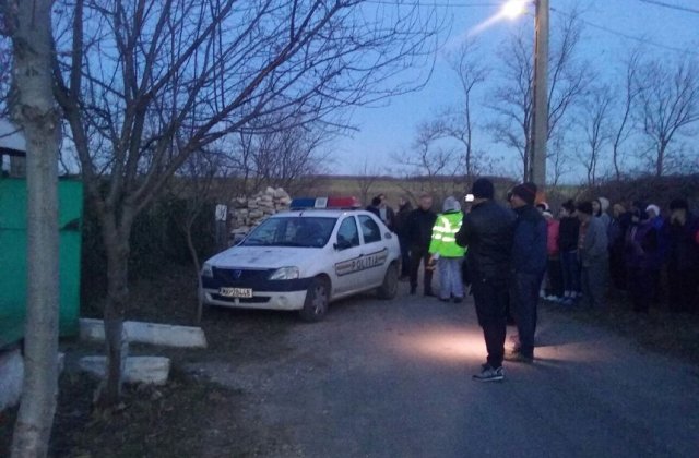 Constanta: Sot si sotie, gasiti morti in casa. Barbatul se spanzurase, iar femeia avea urme de violenta la cap